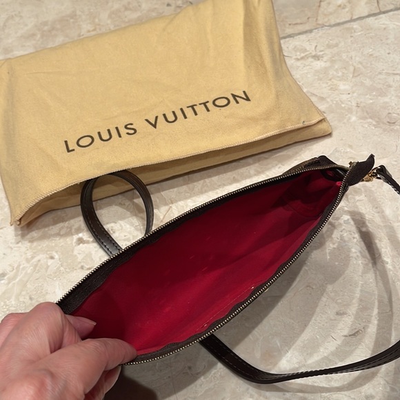 Louis Vuitton little handbag - Picture 3 of 5